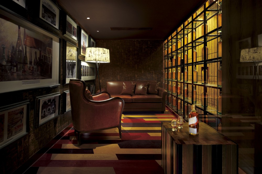 Johnnie Walker House in Beijing / Asylum + LOVE