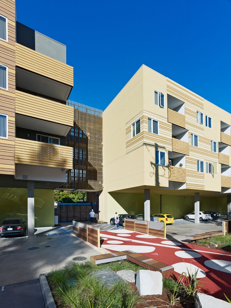 La Valentina Affordable Housing / David Baker + Partners