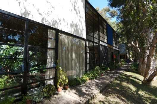 Eames House © Flickr User Stephen Tyrone