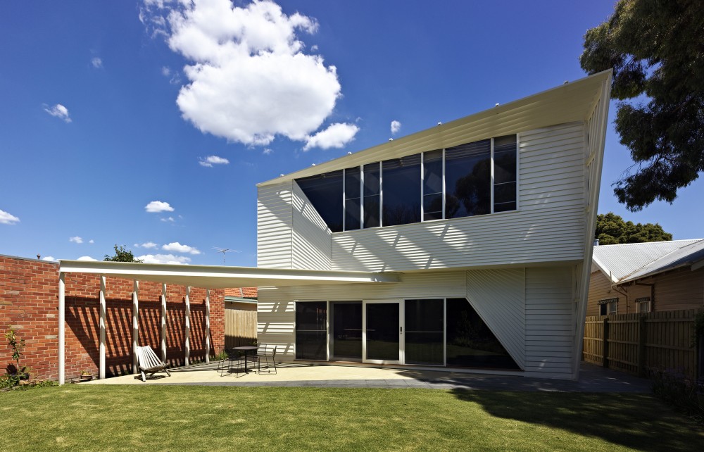Weatherboard House / FMD Architects