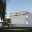 Kazerne Dossin / awg architects Kazerne Dossin / awg architects © Stijn Bollaert