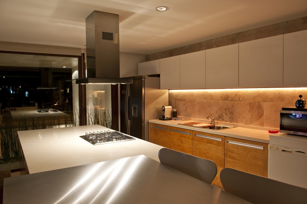House Ef / Fritz + Fritz Arquitectos