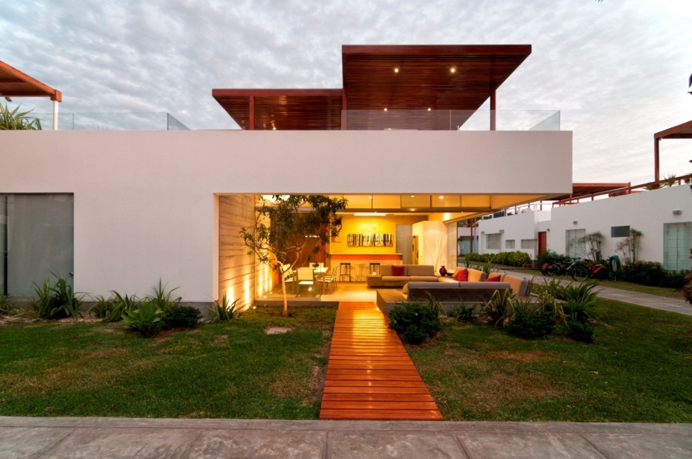 Casa Seta / Martín Dulanto Architect