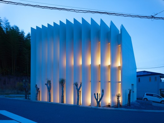 © Toshiyuki Yano