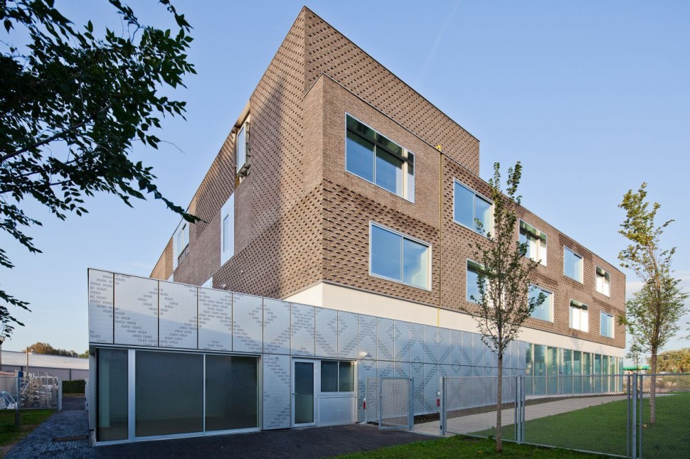 The extension of the Montreuil Polytechnic / Ateliers 2_3_4_