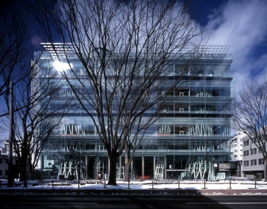 Video: A documentary on Toyo Ito's Sendai Mediatheque Video: A documentary on Toyo Ito's Sendai Mediatheque Video: A documentary on Toyo Ito's Sendai Mediatheque
