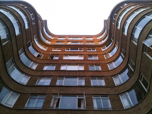 Florin Court facade. Image © Flickr User Matt from London