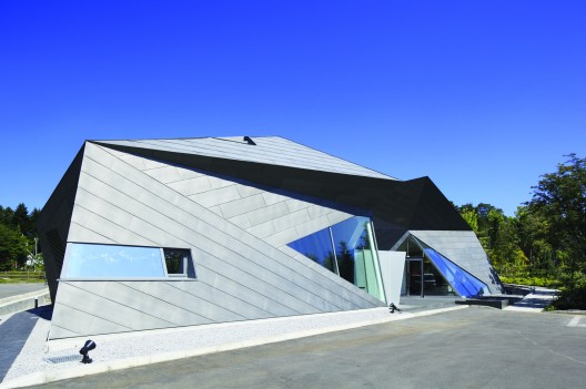 © Nacasa & Partners inc