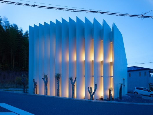 © Toshiyuki Yano