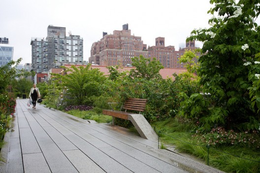 High Line Park smells wet / Photo by Marcin Wichary / http://www.flickr.com/photos/mwichary/