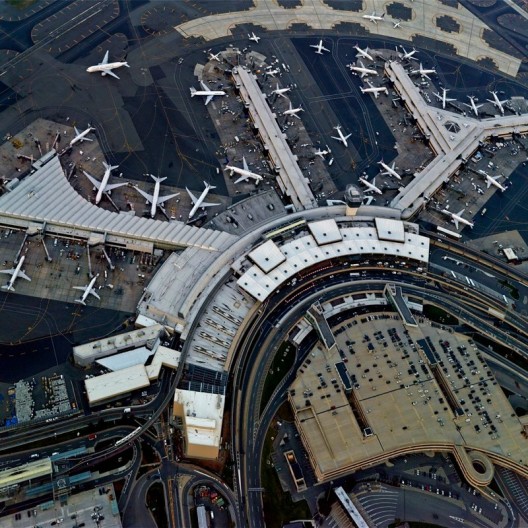 Newark Liberty International Airport © Jeffrey Milstein