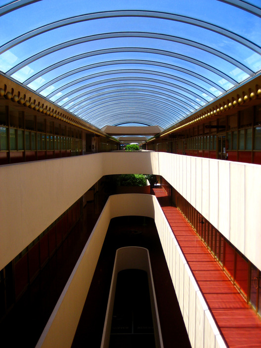 AD Classics: Marin Civic Center / Frank Lloyd Wright. Image © Flickr User CC kara brugman