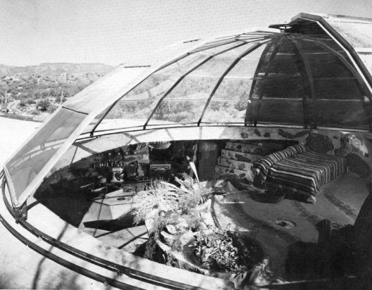 The double-shell dome, each shell on its own track. © 1985 Julius Shulman
