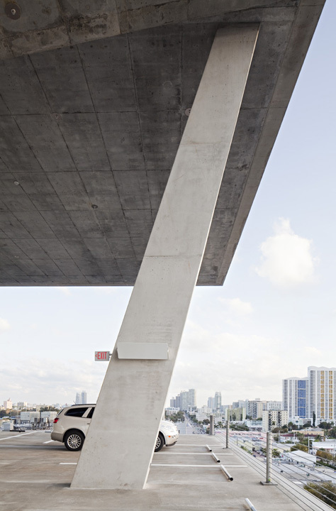 The view from 1111 Lincoln Road. Image © Nelson Garrido/1111Lincoln Road Shot Reprinted with permission from MBeach1, LLLP