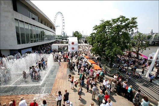 Outdoor events at The Overture, a free three-day festival to mark the reopening of Southbank Centre's Royal Festival Hall, attended by over a quarter of a million people. (Sheila Burnett). Courtesy of Wikimedia Commons User Opringle