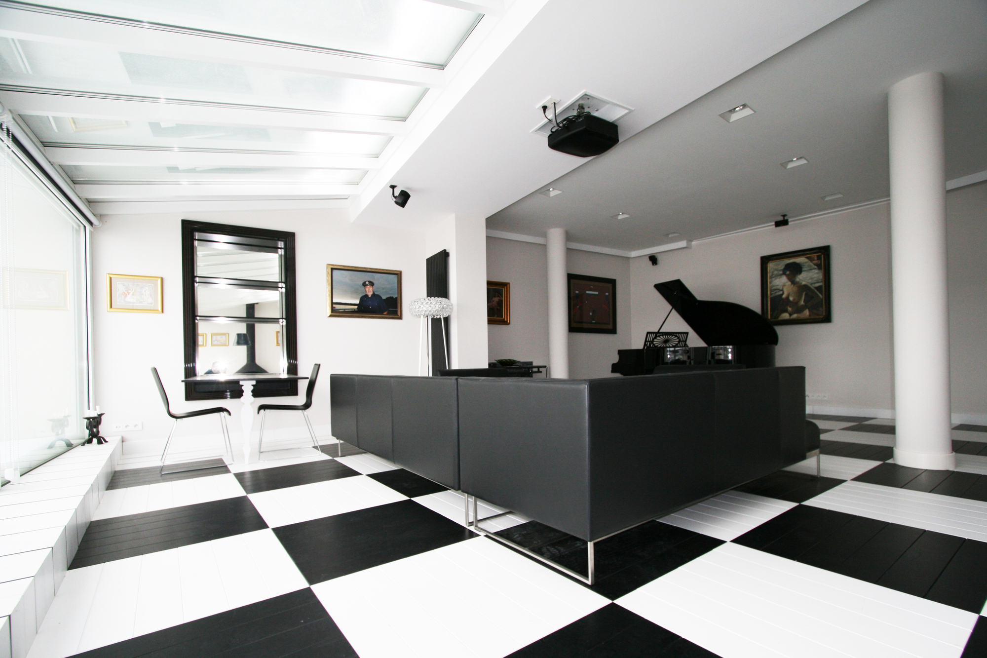 Architecture Photography: Black and White Office / TOYA Design (365881)