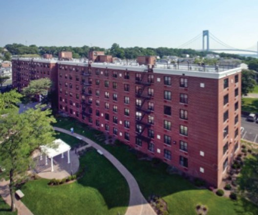 Seaside Plaza Apartments | Staten Island, NY / Michael Grew