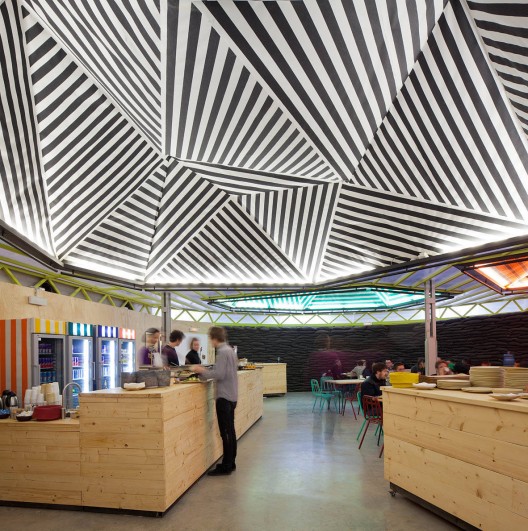 Emerging Architect Special Mention / Red Bull Music Academy / © Miguel de Guzman