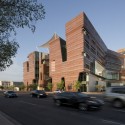 Health Sciences Education Building / CO Architects Health Sciences Education Building / CO Architects © Bill Timmerman