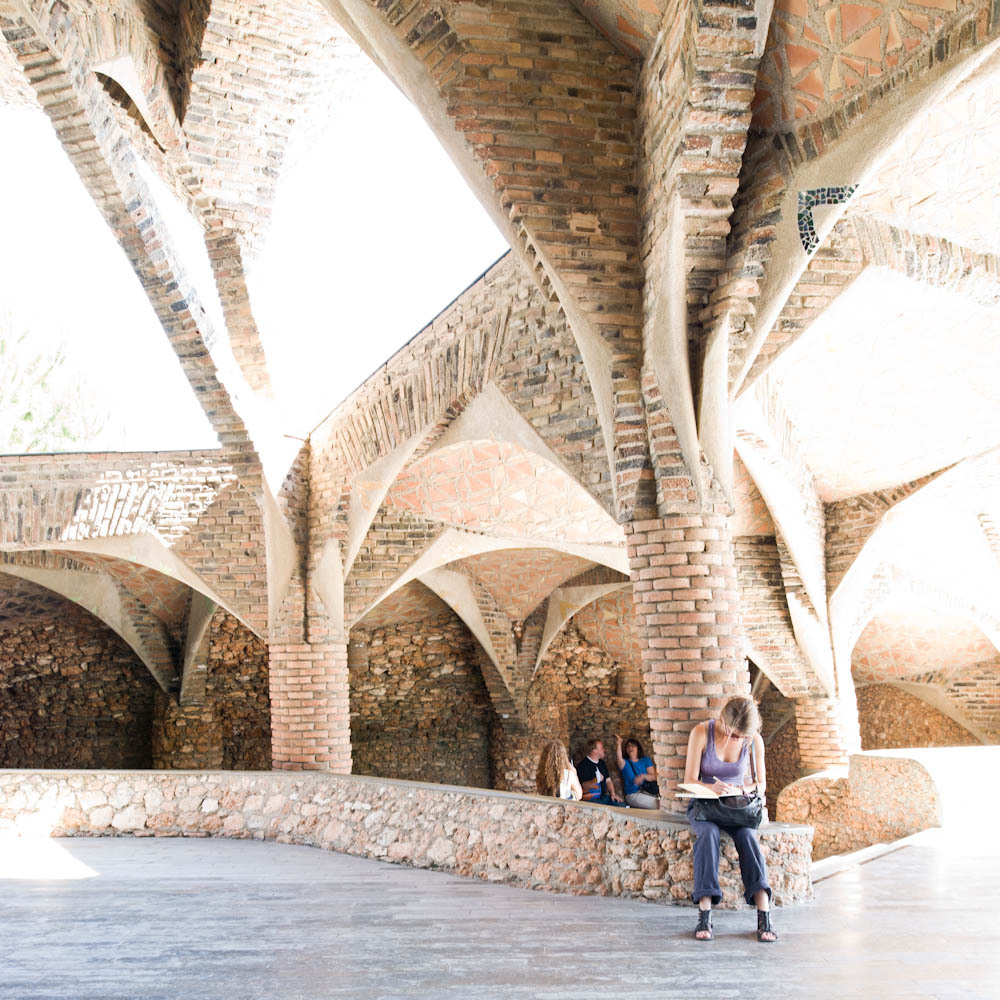 AD Classics: Colònia Güell / Antoni Gaudí
