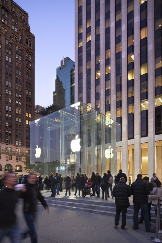 Apple Fifth Ave © Esto; Courtesy of Bohlin Cywinski Jackson