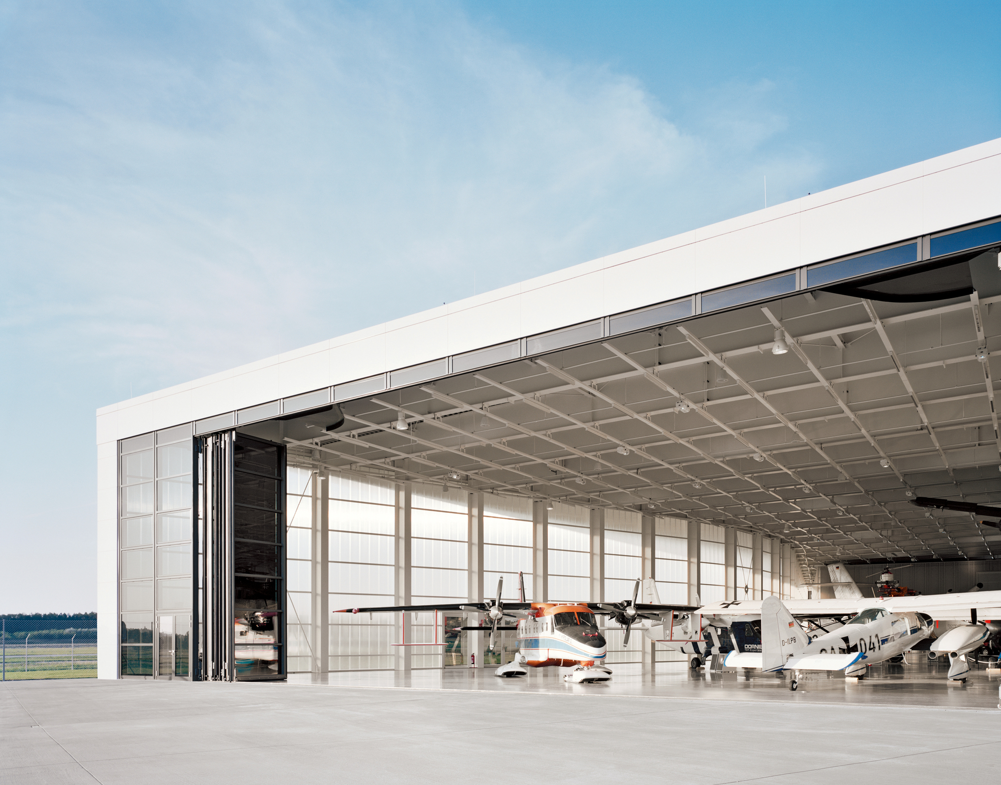Http Ad009cdnb Archdaily Net Wp Content Uploads 2013 05 519555d3b3fc4bcd16000050 Dornier Museum Allm Hangar Architecture Hangar Design Aircraft Hangar Design
