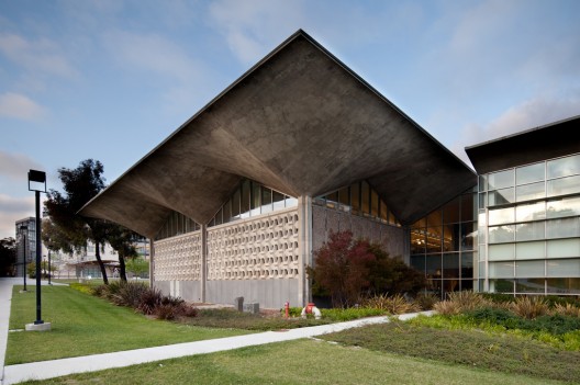 Biomedical Library © Darren Bradley