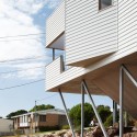 Suburban Beach House / David Barr + Ross Brewin Suburban Beach House / David Barr + Ross Brewin © Robert Frith