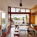Suburban Beach House / David Barr + Ross Brewin Suburban Beach House / David Barr + Ross Brewin © Robert Frith