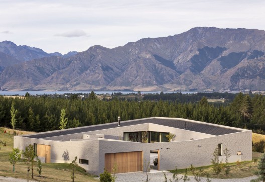 Lake Hawea Courtyard House, by Glamuzina Paterson Architects / © Patrick Reynolds