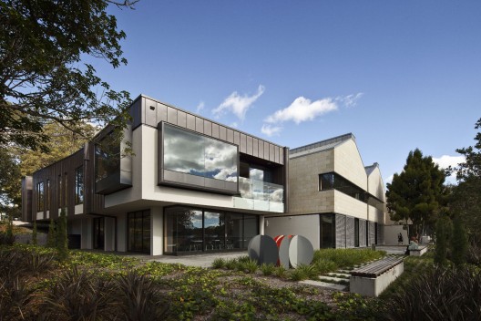St Cuthbert’s College Performing Arts Centre, Epsom, Auckland, by Architectus / © Patrick Reynolds