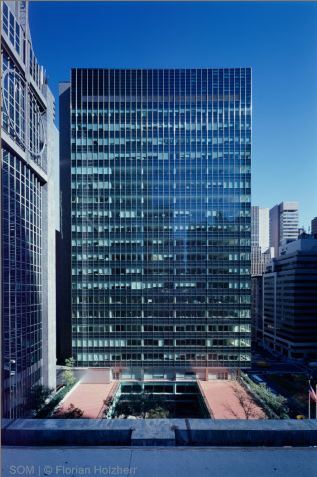 Lever House (1952) / SOM. Image © SOM