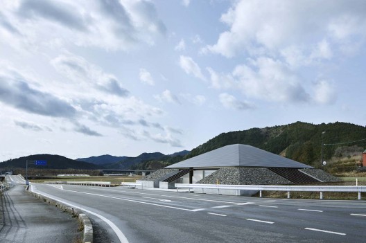 © Koji Fujii - Nacasa&Partners