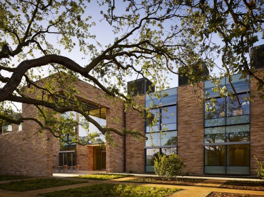 Grand Prize: Conrad N. Hilton Foundation Headquarters / ZGF Architects LLP © Nick Merrick, Hedrich Blessing