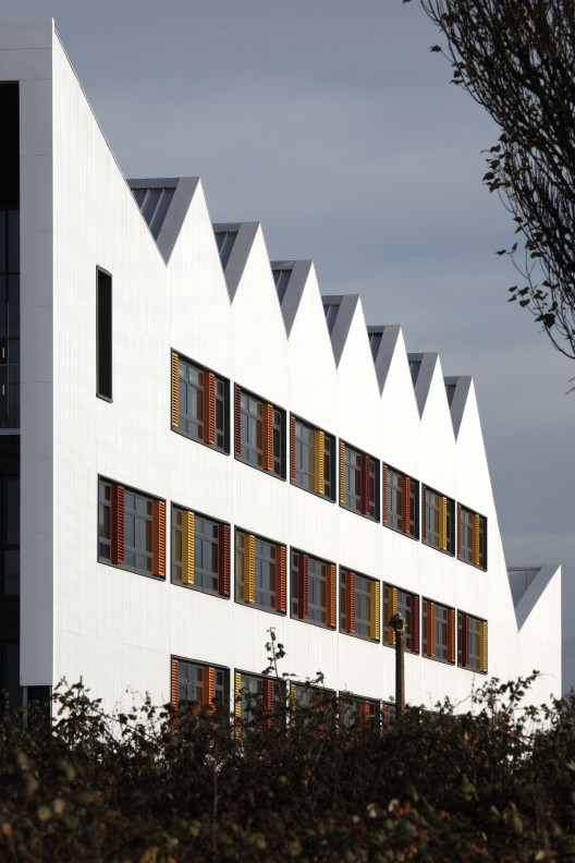 Kingswood Academy, Bransholme, Kingston upon Hull by AHMM © Rob Parrish