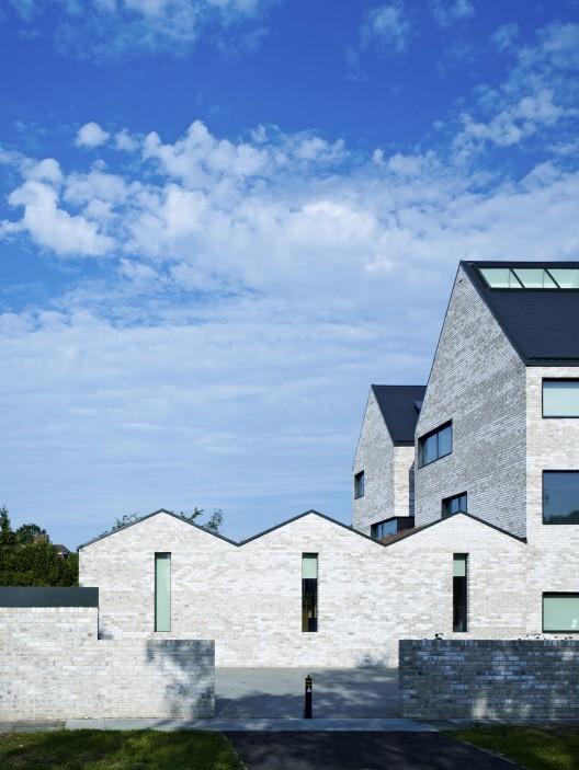 North London Hospice, Barrowell Green, N21 by Allford Hall Monaghan Morris © Tim Soar