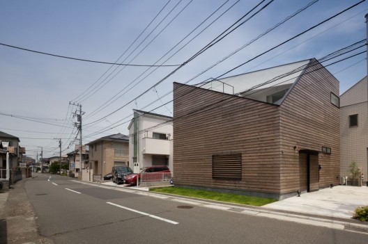 © Makoto Yoshida