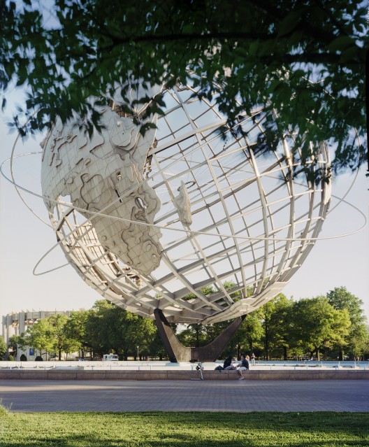 New York 1964 World’s Fair, “Peace Through Understanding,” Unisphere, 2008. Photo © Jade Doskow.