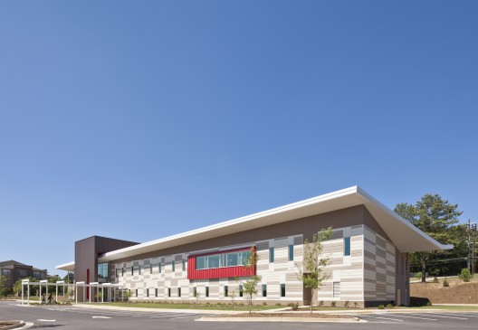 Adamsville Regional Health Center; Atlanta / Stanley Beaman & Sears © 2012 Jonathan Hillyer