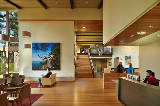 Peace Island Medical Center; Friday Harbor, San Juan Island, Washington / Mahlum