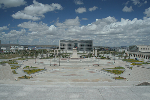 Government building and plaza in Xilinhot, 2009. Image © Flickr User CC timzachernuk