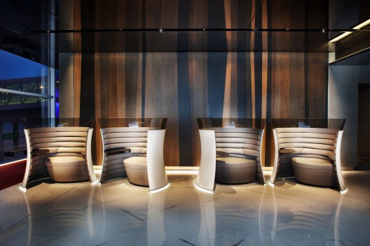 The Solus Chair in the lounges at Hong Kong International Airport, also designed by Foster + Partners. Image courtesy of Foster + Partners.