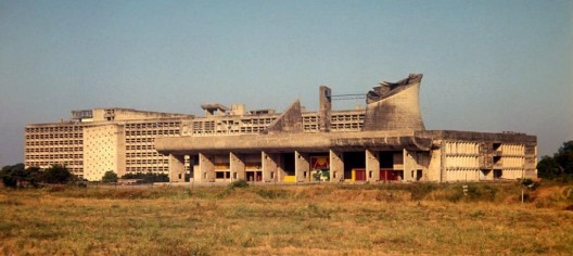 The Legislative Assembly and the Secretariat in Chandigarh . Image© Nicholas Iyadurai