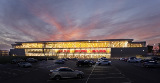 California State University, Northridge Student Recreation Center; Northridge, California / LPA, Incorporated © Costea Photography Inc.