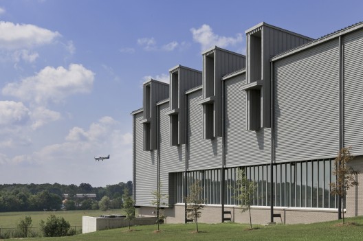 Jobie L. Martin Classroom Building; Jackson, Mississippi / Duvall Decker Architects © Mark Howell