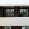 The Courtyard House / Formwerkz Architects The Courtyard House / Formwerkz Architects © Albert Lim