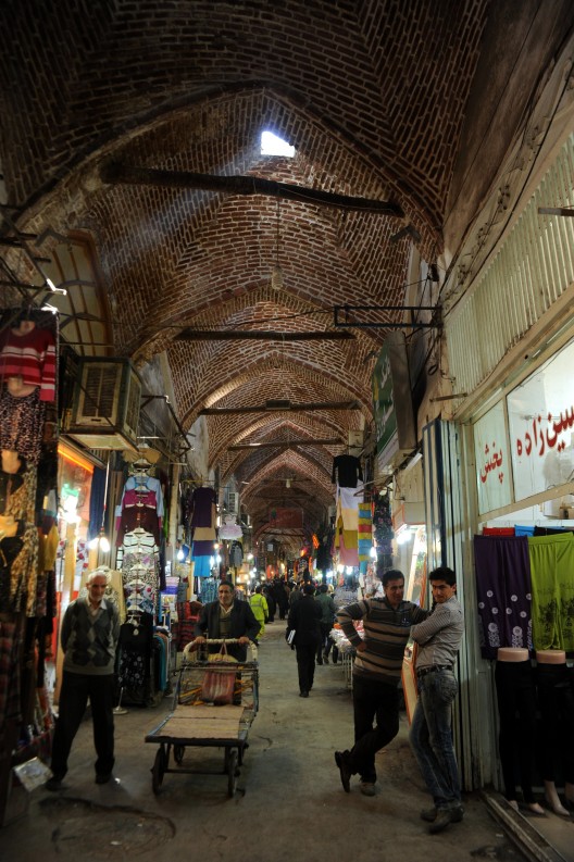 Rehabilitation of Tabriz Bazaar; Tabriz, Iran / ICHTO East Azerbaijan Office. Image © AKAA / Amir Anoushfar