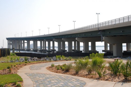 A landscaped pedestrian path that was part of the construction efforts post-Katrina. Image Courtesy of Wikimedia Commons