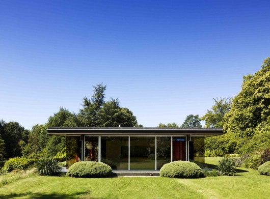 Capel Manor House / Michael Manser. Image © Gyles Portman