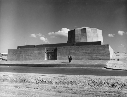 Philip Johnson and Gideon Ziv, Sorek Nuclear Research Center, Israel, 1956-9 (from: Zvi Efrat, The Israeli Project: Building and Architecture 1948-1973)